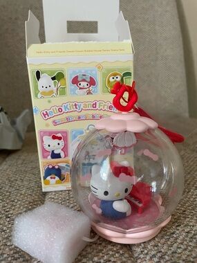Sanrio Hello Kitty and Friends Sweet Dream Bubble House bag charm blind box